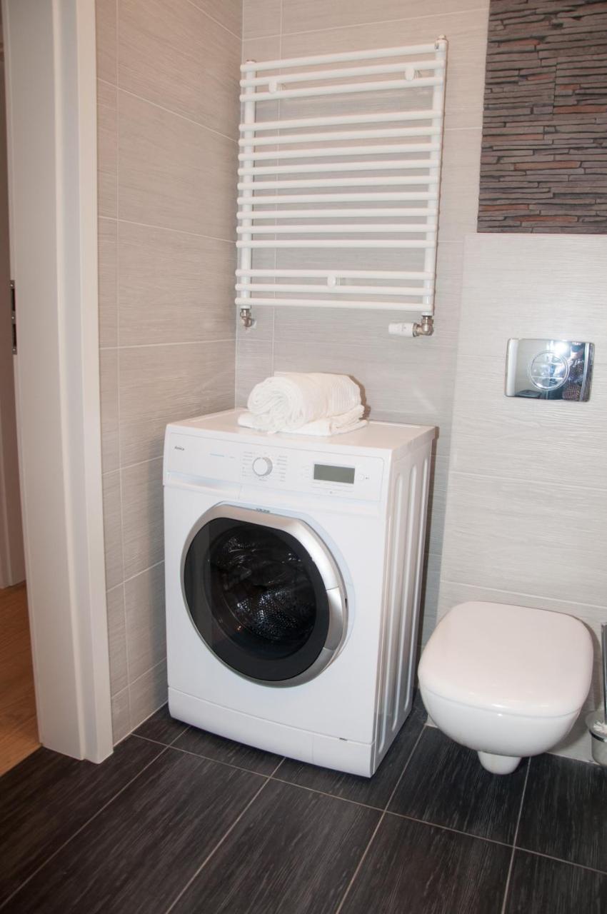 Apartament Obrzezna 3 Deluxe Varsovia Exterior foto