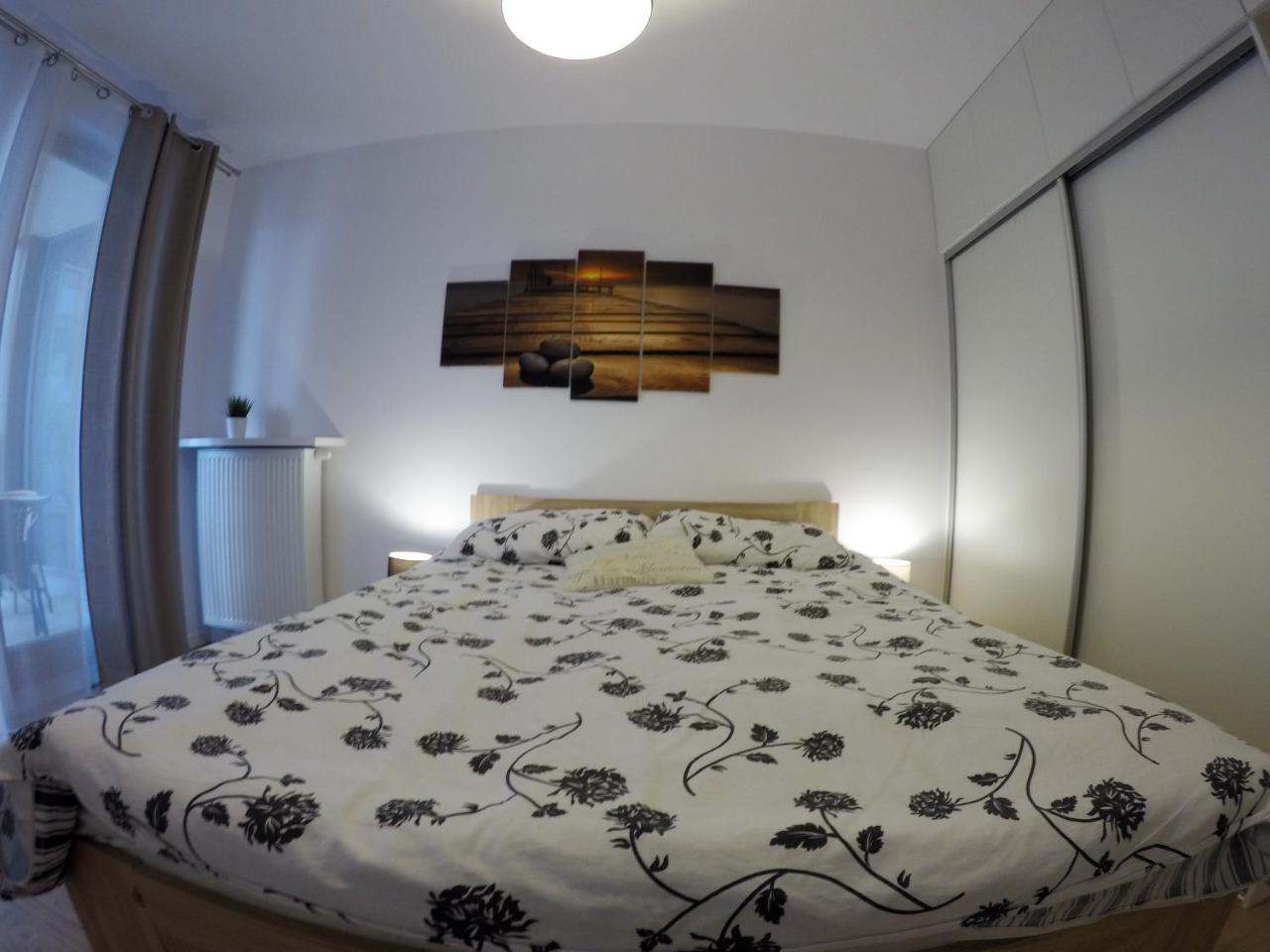 Apartament Obrzezna 3 Deluxe Varsovia Exterior foto